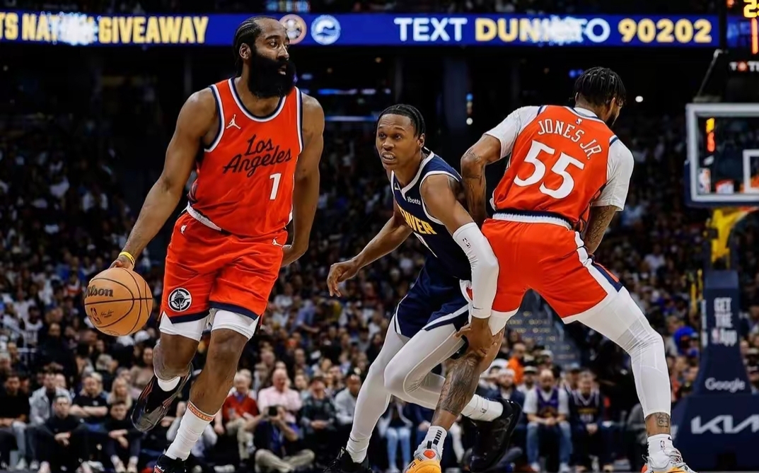 开云官网-赛地聚焦：CBA季后赛集结日热度飙升，密尔沃基雄鹿队长鼓劲，球迷炸锅，球探报告显示潜力的简单介绍