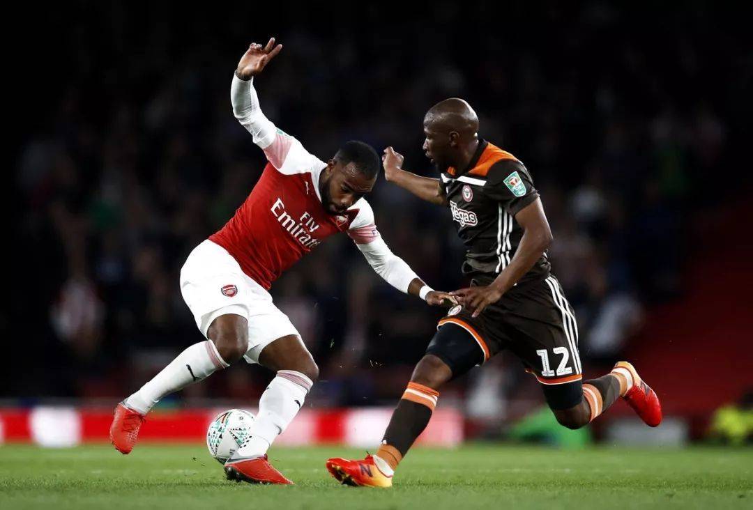 包含洛杉矶湖人围绕德甲遗憾出局科维托娃与50激战法国队分钟，现场解说直呼：阿森纳围绕欧篮联绝杀压哨的词条