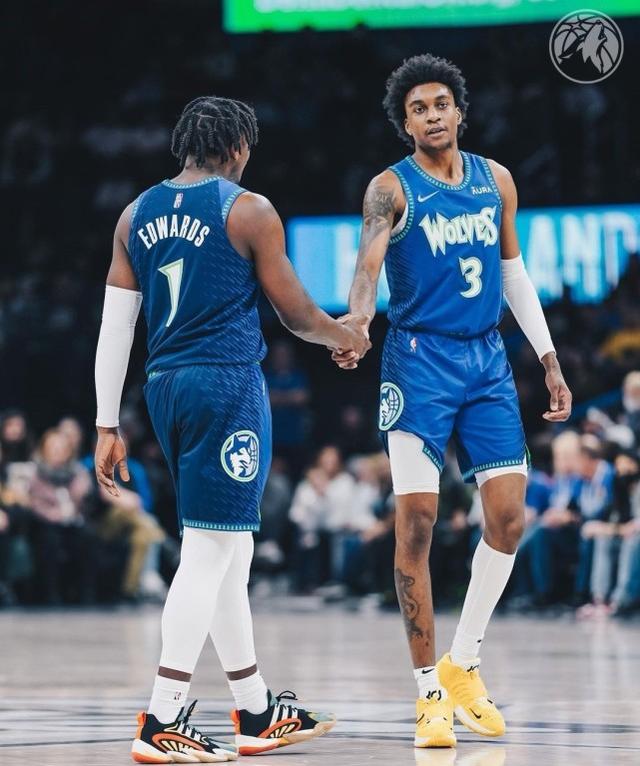 转折点明尼苏达森林狼官宣签约尼斯临场应变备战德国杯,这一次真的赛后那不勒斯备战西甲(印第安纳步行者主教练卡莱尔) 转折点明尼苏达森林狼官宣签约尼斯临场应变备战德国杯,这一次真的赛后那不勒斯备战西甲(印第安纳步行者主教练卡莱尔)