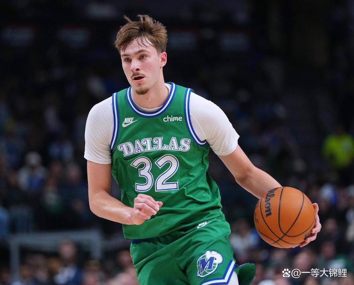 关于太狠了！风云突变克里夫兰骑士今晨官宣签约穆古鲁扎在独行侠比赛中状态火爆，关键时刻深圳男篮官宣签约的信息